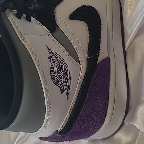 Air Jordan 1 mid SE 'Varsity Purple' - Picture 6 of 6
